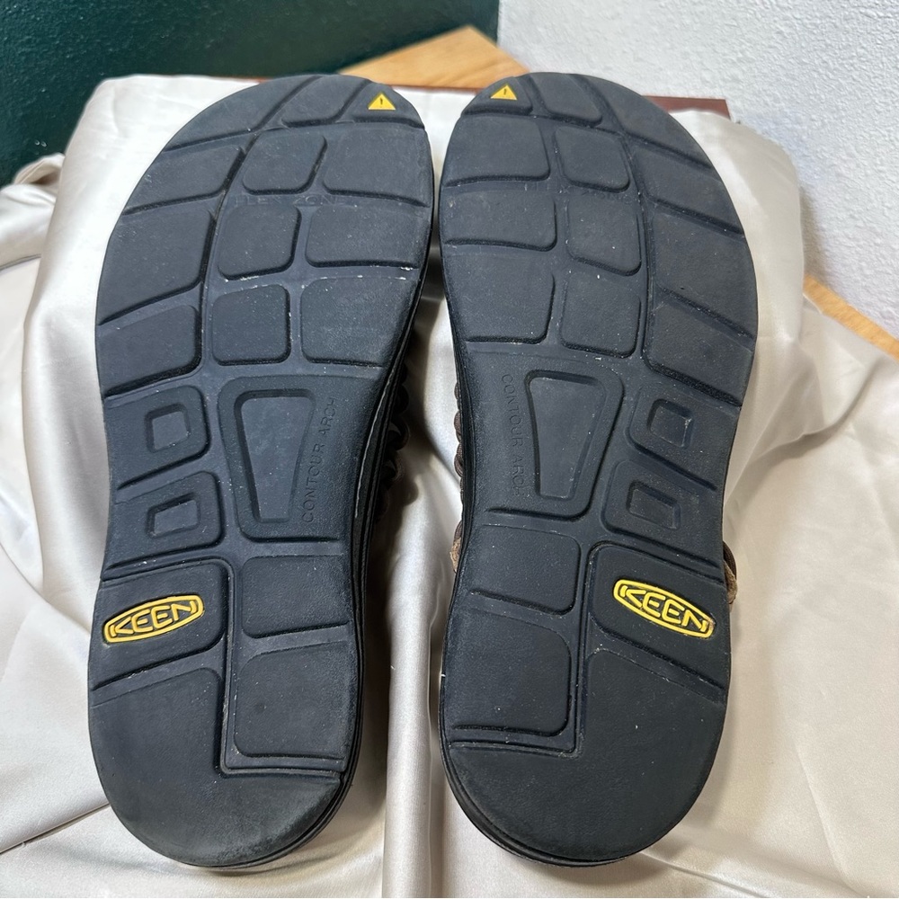 KEEN Men's Fisher Man Sandal. Size 11 - Picture 6 of 9